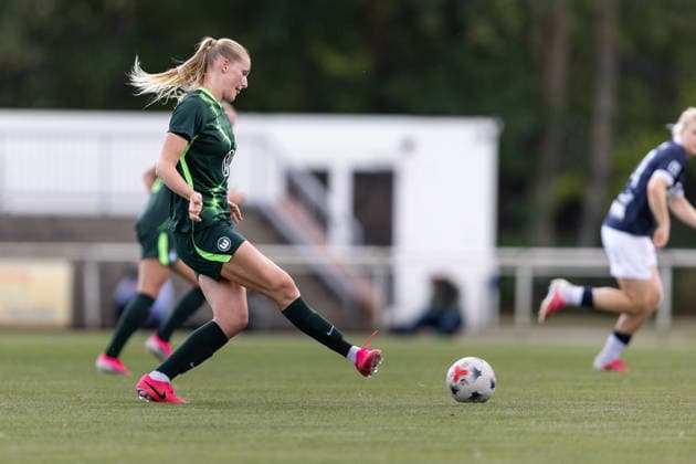 Fußball I Frauen I Testspiel I SV Meppen 1912 e.V. - VfL Wolfsburg I 19.07.2026 Camilla Küver (16, VfL Wolfsburg) Passspiel Herzlake Hasetalstadion Niedersachsen Deutschland *** Soccer I Women I Friendly Match I SV Meppen 1912 e.V. vs. VfL Wolfsburg I July 19, 2026 Camilla Küver 16, VfL Wolfsburg Passing Game Herzlake Hasetalstadion Lower Saxony Germany Copyright: xLobeca CedricxSiefkerx
