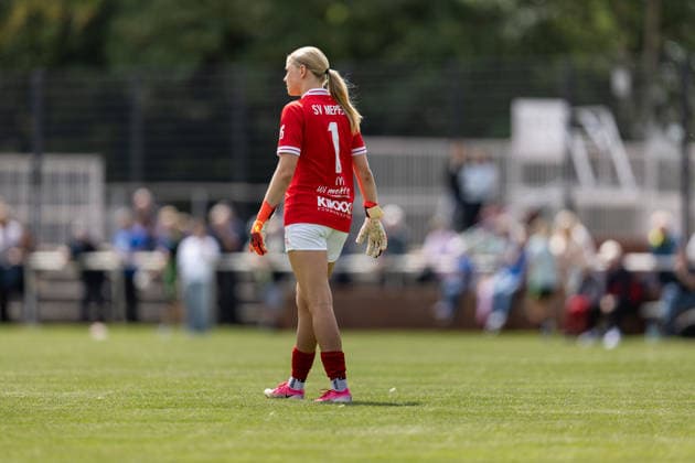 Fußball I Frauen I Testspiel I SV Meppen 1912 e.V. - VfL Wolfsburg I 19.07.2026 Carla Mia Steenken (1, SV Meppen 1912 e.V.) Herzlake Hasetalstadion Niedersachsen Deutschland *** Soccer I Women I Friendly Match I SV Meppen 1912 e.V. vs. VfL Wolfsburg I July 19, 2026 Carla Mia Steenken 1, SV Meppen 1912 e.V. Herzlake Hasetalstadion Lower Saxony Germany Copyright: xLobeca CedricxSiefkerx