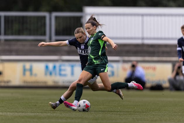 Fußball I Frauen I Testspiel I SV Meppen 1912 e.V. - VfL Wolfsburg I 19.07.2026 Marleen Kropp (9, SV Meppen 1912 e.V.) Maria-Joelle Wedemeyer (24, VfL Wolfsburg) Herzlake Hasetalstadion Niedersachsen Deutschland *** Soccer I Women I Friendly Match I SV Meppen 1912 e.V. vs. VfL Wolfsburg I July 19, 2026 Marleen Kropp 9, SV Meppen 1912 e.V. Maria Joelle Wedemeyer 24, VfL Wolfsburg, Herzlake Hasetal Stadium, Lower Saxony, Germany Copyright: xLobeca CedricxSiefkerx
