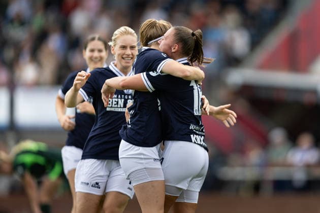 Fußball I Frauen I Testspiel I SV Meppen 1912 e.V. - VfL Wolfsburg I 19.07.2026 Lana Hubbeling (18, SV Meppen 1912 e.V.) Bente Marie Bode (14, SV Meppen 1912 e.V.) Herzlake Hasetalstadion Niedersachsen Deutschland *** Soccer I Women I Friendly Match I SV Meppen 1912 e.V. vs. VfL Wolfsburg I July 19, 2026 Lana Hubbeling 18, SV Meppen 1912 e.V. Bente Marie Bode 14, SV Meppen 1912 e.V., Herzlake Hasetal Stadium, Lower Saxony, Germany Copyright: xLobeca CedricxSiefkerx