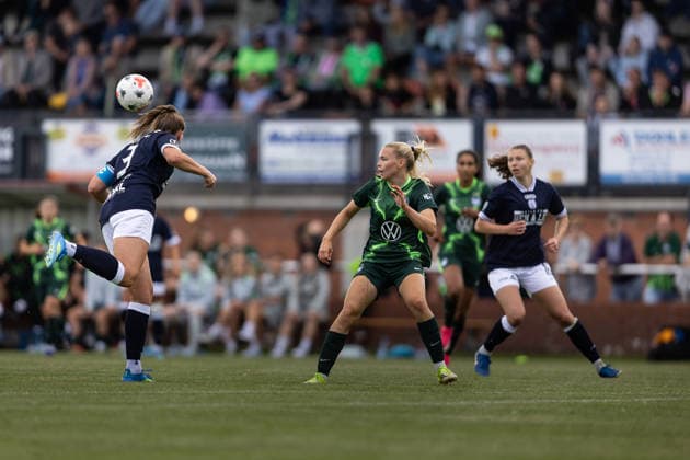 Fußball I Frauen I Testspiel I SV Meppen 1912 e.V. - VfL Wolfsburg I 19.07.2026 Nina Rolfes (3, SV Meppen 1912 e.V.) klärt den Ball mit dem Kopf. Herzlake Hasetalstadion Niedersachsen Deutschland *** Soccer I Women I Friendly Match I SV Meppen 1912 e.V. vs. VfL Wolfsburg I July 19, 2026 Nina Rolfes 3, SV Meppen 1912 e.V. clears the ball with her head Herzlake Hasetalstadion Lower Saxony Germany Copyright: xLobeca CedricxSiefkerx