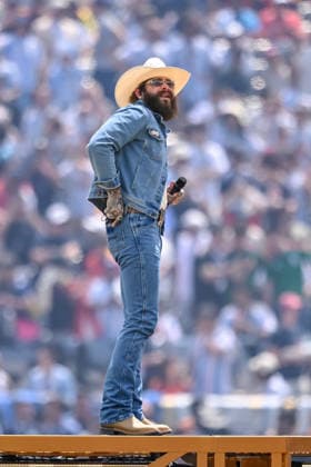 Post Malone at the Closing Ceremony during the FIFA World Cup, WM, Weltmeisterschaft, Fussball 2026 Final match between Spain and Argentina at New York New Jersey Stadium on July 19, 2026 in East Rutherford, United States. (Photo by Harry Langer DeFodi Images) - *** Post Malone at the closing ceremony during the 2026 FIFA World Cup final match between Spain and Argentina at New York New Jersey Stadium on July 19, 2026, in East Rutherford, United States. Photo by Harry Langer, DeFodi Images