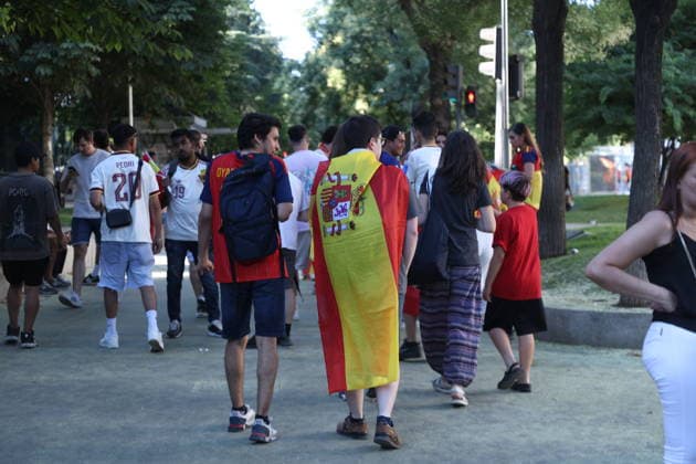 2026 World Cup Spain v Argentina; Fans of the Spanish national team, Nationalteam in the fan zone at Plaza de Colon (Plaza Selection) in Madrid to watch the World Cup final between Spain and Argentina played in the United States on July 19, 2026, in Madrid, Spain. Madrid Madrid Spain Soccer *** 2026 World Cup: Spain vs. Argentina. Fans of the Spanish national team in the fan zone at Plaza de Colón in Madrid to watch the World Cup final between Spain and Argentina, played in the United States on July 19, 2026, in Madrid, Spain. Madrid, Spain. Soccer Copyright: xAgenciaxLOFx
