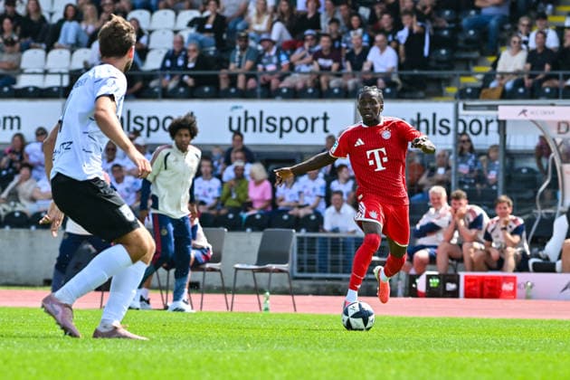 Testspiel; SSV Ulm 1846 Fussball - FC Bayern München II; 19.07.2026 ULM, GERMANY - 19. July: am Ball Oluwaseyi WILSON (FC Bayern München II 11) während dem Testspiel zwischen dem SSV 1846 Ulm Fussball und den Amateuren des FC Bayern München im Donaustadion *** Friendly Match: SSV Ulm 1846 vs. FC Bayern Munich II, July 19, 2026, ULM, GERMANY July 19: Oluwaseyi WILSON of FC Bayern Munich II takes a shot during the friendly match between SSV 1846 Ulm and the FC Bayern Munich reserves at the Donaustadion Copyright: xBEAUTIFULxSPORTS Goldbergx