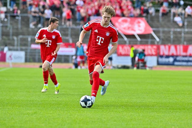 Testspiel; SSV Ulm 1846 Fussball - FC Bayern München II; 19.07.2026 ULM, GERMANY - 19. July: am Bal Philipp von TAUBE (FC Bayern München II 24) Einzelfoto Freisteller während dem Testspiel zwischen dem SSV 1846 Ulm Fussball und den Amateuren des FC Bayern München im Donaustadion *** Friendly Match: SSV Ulm 1846 vs. FC Bayern Munich II, July 19, 2026, ULM, GERMANY July 19 at the Bal Philipp von TAUBE FC Bayern Munich II 24 Individual photo (cutout) taken during the friendly match between SSV 1846 Ulm Soccer and the amateurs of FC Bayern Munich at the Donaustadion Copyright: xBEAUTIFULxSPORTS Goldbergx