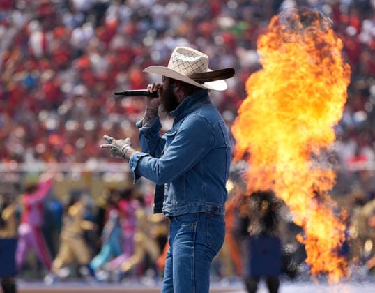 Musiker Post Malone tritt waehrend der Abschlusszeremonie vor dem Spiel auf. USA, FIFA Weltmeisterschaft Finale, Spanien vs Argentinien, East Rutherford, 19.07.2026 FIFA Weltmeisterschaft Finale, Spanien vs Argentinien, East Rutherford, 19.07.2026 East Rutherford *** Musician Post Malone performs during the closing ceremony before the USA game, FIFA World Cup Final, Spain vs. Argentina, East Rutherford, July 19, 2026 FIFA World Cup Final, Spain vs. Argentina, East Rutherford, July 19, 2026 East Rutherford Copyright: xEibner-Pressefoto ScottxColemanx EP_SCN