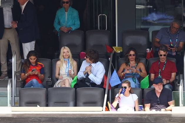 Anya Taylor-Joy and Malcolm McRae in the crowd ahead of kick-off Spain v Argentina, 2026 FIFA World Cup, WM, Weltmeisterschaft, Fussball Final, Football, New York New Jersey Stadium, East Rutherford, New Jersey, USA - 19 Jul 2026East Rutherford New York New Jersey Stadium New Jersey (NJ) United States of America  Copyright: xMichaelxZemanek Shutterstockx 16995475w