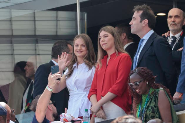 (L-R) Princess Leonor, Infanta Sofia, and Minister of Economy Carlos Cuerpo before the start of the 2026 World Cup final between the national teams of Spain and Argentina at the New York New Jersey stadium in the US, 19 July 2026. 2026 World Cup Final: Spain vs. Argentina !ACHTUNG: NUR REDAKTIONELLE NUTZUNG!  Copyright: xLavandeiraxJrx GRAF9218 20260719-55020938755_1