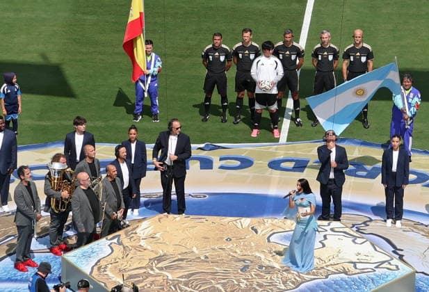 FIFA World Cup, WM, Weltmeisterschaft, Fussball 2026 final - Spain vs Argentina Maria Becerra sings the Argentinian national anthem ahead of the FIFA World Cup 2026 final match Spain against Argentina, in New Jersey, USA, 19 July 2026. EAST RUTHERFORD United States  Copyright: xSARAHxYENESELx