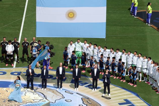 FIFA World Cup, WM, Weltmeisterschaft, Fussball 2026 final - Spain vs Argentina Maria Becerra (bottom L) sings the Argentinian national anthem ahead of the FIFA World Cup 2026 final match Spain against Argentina, in New Jersey, USA, 19 July 2026. EAST RUTHERFORD United States  Copyright: xSARAHxYENESELx