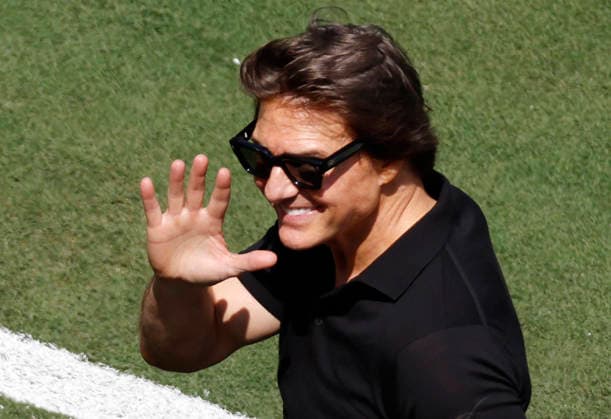 Tom Cruise leaves the field after speaking during a pre-game ceremony before the start of the FIFA World Cup, WM, Weltmeisterschaft, Fussball final match between Argentina and Spain at New York New Jersey Stadium in East Rutherford, New Jersey, on Sunday, June 19, 2026.  NYP20260719918 JOHNxANGELILLO