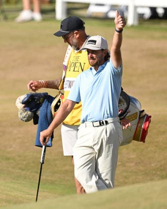 Tommy Fleetwood (ENG) on the 18th Green 154th Open Golf Championships, Royal Birkdale, Southport, UK - 19 Jul 2026Southport Royal Birkdale United Kingdom  Copyright: xGreigxCowie Shutterstockx 16988299bj