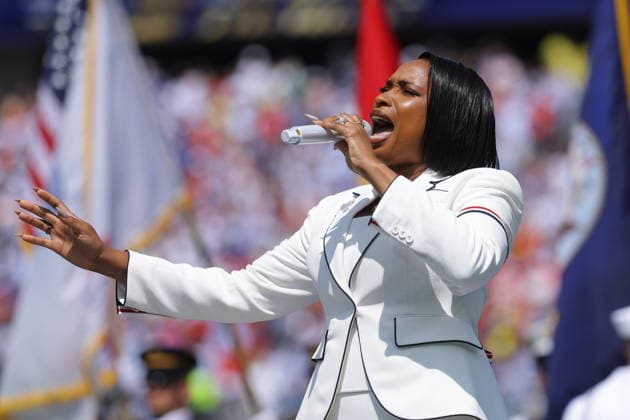 FIFA World Cup, WM, Weltmeisterschaft, Fussball 2026 final - Spain vs Argentina US singer Jennifer Hudson performs the US national anthem during the closing ceremony for the FIFA World Cup 2026 final match Spain against Argentina, in New Jersey, USA, 19 July 2026. EAST RUTHERFORD United States  Copyright: xCHRISTOPHERxNEUNDORFx