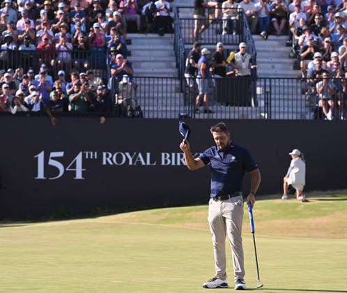 Bryson Dechambeau (USA) looks visibly upset after finishing his round on the 18th Green, as despite some fantastic support he suffered some horrible abuse accusing him of being a cheat 154th Open Golf Championships, Royal Birkdale, Southport, UK - 19 Jul 2026Southport Royal Birkdale United Kingdom  Copyright: xGreigxCowie Shutterstockx 16988299bu