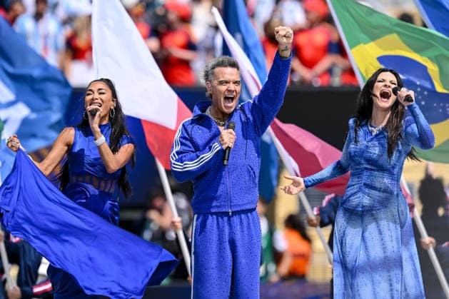 Robbie Williams gestures during the FIFA World Cup, WM, Weltmeisterschaft, Fussball 2026 Final match between Spain and Argentina at New York New Jersey Stadium on July 19, 2026 in East Rutherford, United States. (Photo by Harry Langer DeFodi Images) - *** Robbie Williams gestures during the 2026 FIFA World Cup Final between Spain and Argentina at New York New Jersey Stadium on July 19, 2026, in East Rutherford, United States. Photo by Harry Langer, DeFodi Images