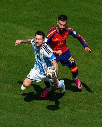 Lionel Messi of Argentina is fouled by Alex Baena of Spain Spain v Argentina, 2026 FIFA World Cup, WM, Weltmeisterschaft, Fussball Final, Football, New York New Jersey Stadium, East Rutherford, New Jersey, USA - 19 Jul 2026East Rutherford New York New Jersey Stadium New Jersey (NJ) United States of America  Copyright: xJavierxGarcia Shutterstockx 16995474ad