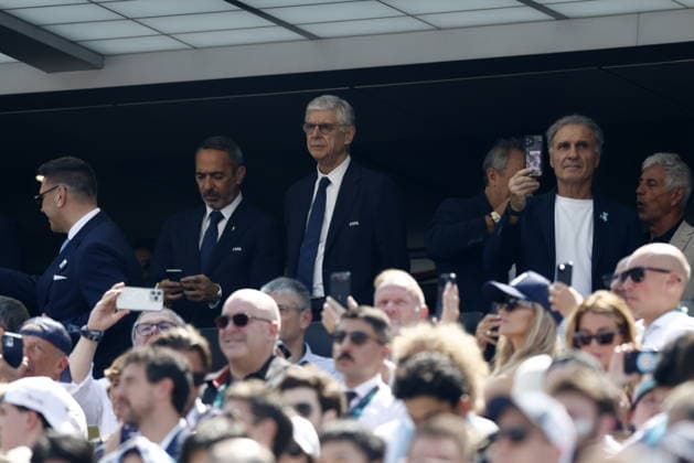 FIFA World Cup, WM, Weltmeisterschaft, Fussball 2026 final - Spain vs Argentina FIFA s Chief of Global Football Development Arsene Wenger (C) attends the FIFA World Cup 2026 final match Spain against Argentina, in East Rutherford, New Jersey, USA, 19 July 2026. EAST RUTHERFORD United States  Copyright: xWILLxOLIVERx