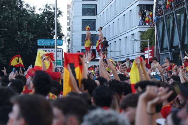 2026 World Cup Spain v Argentina; Fans of the Spanish national team, Nationalteam in the fan zone at Plaza de Colon (Plaza Selection) in Madrid to watch the World Cup final between Spain and Argentina played in the United States on July 19, 2026, in Madrid, Spain. Madrid Spain Soccer *** 2026 World Cup: Spain vs. Argentina — Fans of the Spanish national team in the fan zone at Plaza de Colón in Madrid to watch the World Cup final between Spain and Argentina, played in the United States on July 19, 2026, in Madrid, Spain. Madrid, Spain; Soccer Copyright: xAgenciaxLOFx