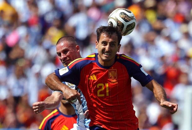 FIFA World Cup, WM, Weltmeisterschaft, Fussball 2026 final - Spain vs Argentina Mikel Oyarzabal of Spain (R) and Alexis Mac Allister of Argentina in action during the FIFA World Cup 2026 final match Spain against Argentina, in New Jersey, USA, 19 July 2026. EAST RUTHERFORD United States  Copyright: xCHRISTOPHERxNEUNDORFx