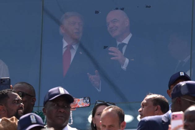 USA President Donald Trump (L) speaks with FIFA President Gianni Infantino in the 2026 FIFA World Cup, WM, Weltmeisterschaft, Fussball final between Spain and Argentina at MetLife Stadium in New Jersey, United States, 19 July 2026. FIFA World Cup 2026 final - Spain vs Argentina !ACHTUNG: NUR REDAKTIONELLE NUTZUNG!  Copyright: xAngelxColmenaresx AME934 20260719-55020939251_1