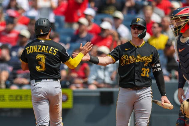 July 19, 2026: Pittsburgh Pirates second baseman Nick Gonzales (3) is congratulated by Pittsburgh Pirates catcher Henry Davis (32) after scoring during the sixth inning of the Major League Baseball game between the Pittsburgh Pirates and Cleveland Guardians at Progressive Field in Cleveland, Ohio. CSM Cleveland United States of America - ZUMAc04_ 20260719_zma_c04_029 Copyright: xBrianxFisherx
