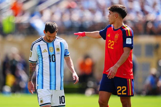 Spain v Argentina - FIFA World Cup, WM, Weltmeisterschaft, Fussball 2026 - Final EAST RUTHERFORD, NEW JERSEY - JULY 19: Pau Cubarsi (22) of Spain and Lionel Messi (19 of Argentina are seen during the FIFA World Cup 2026 Final match between Spain and Argentina at New York New Jersey Stadium in East Rutherford, New Jersey, USA on July 19, 2026. Evrim Aydin Anadolu East rutherford United States. Editorial use only. Please get in touch for any other usage.  Copyright: x2026xAnadoluxEvrimxAydinx