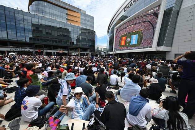 Watch party in San Francisco for Spain vs Argentina - FIFA World Cup, WM, Weltmeisterschaft, Fussball Final 2026 SAN FRANCISCO, CALIFORNIA - JULY 19: Fans of Spain and Argentina gather outside of Chase Center at Thrive City in San Francisco, California, United States on July 19, 2026 to watch the 2026 FIFA World Cup Final match between Spain vs Argentina which held at MetLife Stadium in New Jersey, USA. Tayfun Coskun Anadolu California United States. Editorial use only. Please get in touch for any other usage.  Copyright: x2026xAnadoluxTayfunxCoskunx
