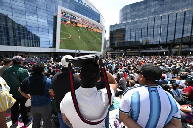 Watch party in San Francisco for Spain vs Argentina - FIFA World Cup, WM, Weltmeisterschaft, Fussball Final 2026 SAN FRANCISCO, CALIFORNIA - JULY 19: Fans of Spain and Argentina gather outside of Chase Center at Thrive City in San Francisco, California, United States on July 19, 2026 to watch the 2026 FIFA World Cup Final match between Spain vs Argentina which held at MetLife Stadium in New Jersey, USA. Tayfun Coskun Anadolu California United States. Editorial use only. Please get in touch for any other usage.  Copyright: x2026xAnadoluxTayfunxCoskunx