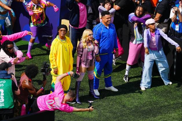 Madonna performs at half-time, next to Ronaldinho and Ronaldo Spain v Argentina, 2026 FIFA World Cup, WM, Weltmeisterschaft, Fussball Final, Football, New York New Jersey Stadium, East Rutherford, New Jersey, USA - 19 Jul 2026East Rutherford New York New Jersey Stadium New Jersey (NJ) United States of America  Copyright: xJavierxGarcia Shutterstockx 16995474av