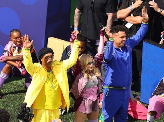 Madonna performs at half-time, next to Ronaldinho and Ronaldo Spain v Argentina, 2026 FIFA World Cup, WM, Weltmeisterschaft, Fussball Final, Football, New York New Jersey Stadium, East Rutherford, New Jersey, USA - 19 Jul 2026East Rutherford New York New Jersey Stadium New Jersey (NJ) United States of America  Copyright: xMichaelxZemanek Shutterstockx 16995475av