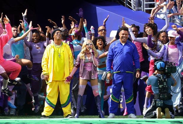 FIFA World Cup, WM, Weltmeisterschaft, Fussball 2026 final - Spain vs Argentina US singer Madonna (C) performs flanked by former Brazilian soccer players Ronaldinho (L) and Ronaldo during the halftime show during the FIFA World Cup 2026 final match Spain against Argentina, in New Jersey, USA, 19 July 2026. EAST RUTHERFORD United States  Copyright: xCHRISTOPHERxNEUNDORFx