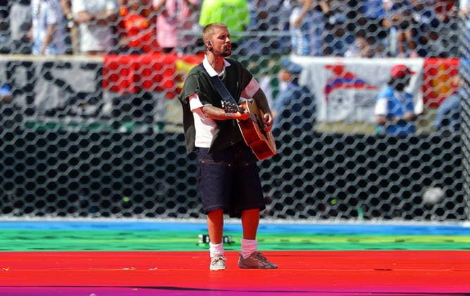 FIFA World Cup, WM, Weltmeisterschaft, Fussball 2026 final - Spain vs Argentina US singer Justin Bieber performs during the halftime show during the FIFA World Cup 2026 final match Spain against Argentina, in New Jersey, USA, 19 July 2026. EAST RUTHERFORD United States  Copyright: xCHRISTOPHERxNEUNDORFx