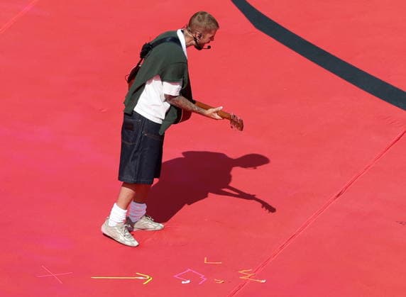 FIFA World Cup, WM, Weltmeisterschaft, Fussball 2026 final - Spain vs Argentina Canadian singer Justin Bieber performs in the Halftime show during the FIFA World Cup 2026 final match Spain against Argentina, in New Jersey, USA, 19 July 2026. EAST RUTHERFORD United States  Copyright: xSARAHxYENESELx