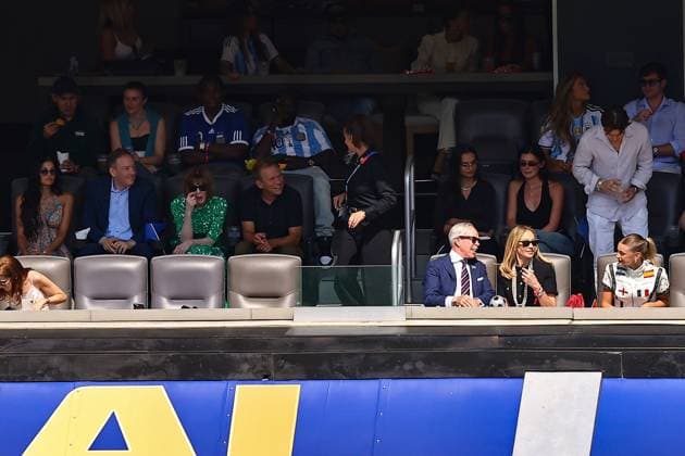 Anna Wintour and Tommy Hilfiger watching the action Spain v Argentina, 2026 FIFA World Cup, WM, Weltmeisterschaft, Fussball Final, Football, New York New Jersey Stadium, East Rutherford, New Jersey, USA - 19 Jul 2026East Rutherford New York New Jersey Stadium New Jersey (NJ) United States of America  Copyright: xMichaelxZemanek Shutterstockx 16995475bb