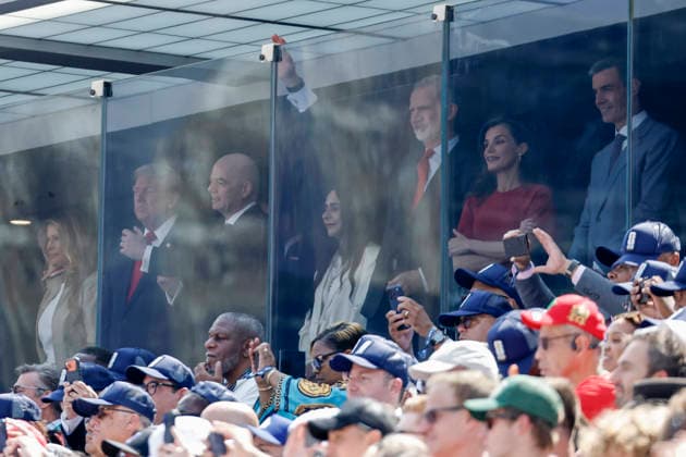 L-R, US First Lady Melania Trump, US President Donald Trump, FIFA President Gianni Infantino, King Felipe VI, Queen Letizia, and the President of the Spanish Government Pedro Sanchez attend the FIFA World Cup, WM, Weltmeisterschaft, Fussball 2026 final match between Spain and Argentina at MetLife stadium in East Rutherford, NJ, USA, 19 July 2026. FIFA World Cup 2026 - Spain vs. Argentina !ACHTUNG: NUR REDAKTIONELLE NUTZUNG!  Copyright: xLAVANDEIRAxJRx GR7019 20260719-55020939633_1