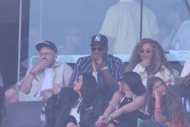2026 World Cup Final - Hailey Bieber, Jay-Z And Beyonce In The Stands - USA Jay-Z and Beyonce in the stands during the FIFA World Cup, WM, Weltmeisterschaft, Fussball 2026 final football match between Spain and Argentina on July 19, 2026 in East Rutherford, NJ, USA. Photo by Charles Guerin ABACAPRESS.COM East Rutherford NJ United States  Copyright: xGuerinxCharles ABACAx
