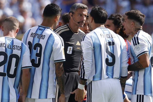 FIFA World Cup, WM, Weltmeisterschaft, Fussball 2026 final - Spain vs Argentina Slovenian referee Slavko Vincic reacts during the FIFA World Cup 2026 final match Spain against Argentina, in New Jersey, USA, 19 July 2026. EAST RUTHERFORD United States  Copyright: xSHAWNxTHEWx