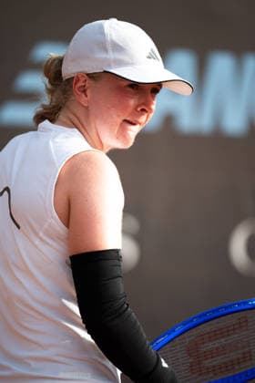IPA86819074 - Francesca Jones of Great Britain faces Lucia Bronzetti of Italy in the singles final at the 2026 ATV BANCOMAT Tennis Open at Circolo Antico Tiro a Volo in Rome, Italy  Copyright: xMarioxQuartapelle IPAxSportx xx 86819074
