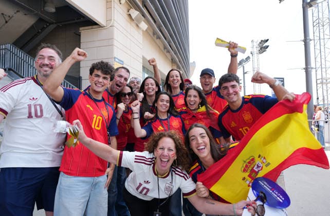 (260720) -- NEW JERSEY, July 20, 2026 -- Fans of Spain cheer prior to the final match between Spain and Argentina at the 2026 FIFA World Cup, WM, Weltmeisterschaft, Fussball at the New York New Jersey Stadium, the United States, July 19, 2026. ) (SP)U.S.-NEW JERSEY-FOOTBALL-FIFA WORLD CUP-FINAL-ESP VS ARG HuangxZongzhi 