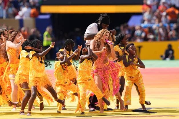 Shakira and Burna Boy during the half time show Spain v Argentina, 2026 FIFA World Cup, WM, Weltmeisterschaft, Fussball Final, Football, New York New Jersey Stadium, East Rutherford, New Jersey, USA - 19 Jul 2026East Rutherford New York New Jersey Stadium New Jersey (NJ) United States of America  Copyright: xIsmaelxAdnan Shutterstockx 16998023df