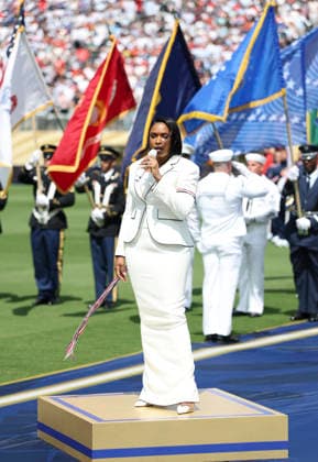 (260720) -- NEW JERSEY, July 20, 2026 -- Singer Jennifer Hudson performs before the final match between Spain and Argentina at the 2026 FIFA World Cup, WM, Weltmeisterschaft, Fussball at the New York New Jersey Stadium, the United States, July 19, 2026. ) (SP)U.S.-NEW JERSEY-FOOTBALL-FIFA WORLD CUP-FINAL-ESP VS ARG LixMing 