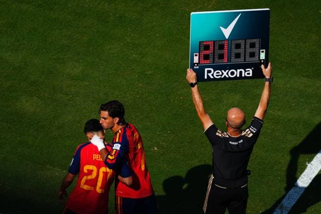 Fabian Ruiz and Mikel Oyarzabal of Spain are substituted by Ferran Torres and Pedri Spain v Argentina, 2026 FIFA World Cup, WM, Weltmeisterschaft, Fussball Final, Football, New York New Jersey Stadium, East Rutherford, New Jersey, USA - 19 Jul 2026East Rutherford New York New Jersey Stadium New Jersey (NJ) United States of America  Copyright: xJavierxGarcia Shutterstockx 16995474bs