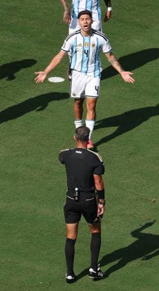 FIFA World Cup, WM, Weltmeisterschaft, Fussball 2026 final - Spain vs Argentina Gonzalo Montiel of Argentina (top) complains during the FIFA World Cup 2026 final match Spain against Argentina, in New Jersey, USA, 19 July 2026. EAST RUTHERFORD United States  Copyright: xSARAHxYENESELx