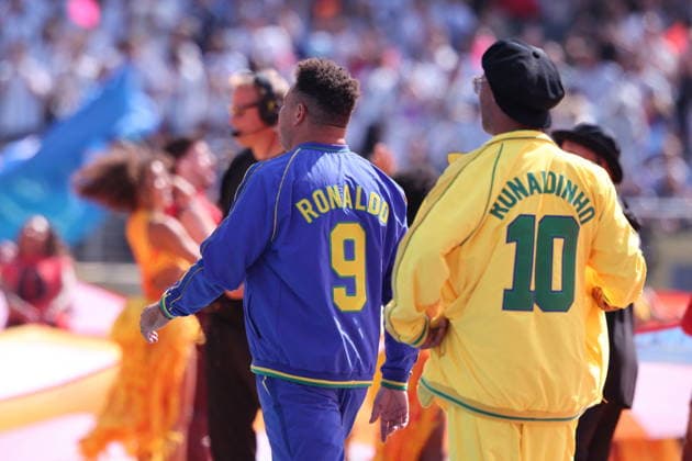 2026 World Cup Final - Ronaldo And Ronaldinho At Half-Time Show - USA Brazilian former professional footballers, Ronaldo Luis Nazario de Lima and Ronaldo de Assis Moreira known as Ronaldinho Gaucho or Ronaldinho during the world cup halftime show during the FIFA World Cup, WM, Weltmeisterschaft, Fussball 2026 final football match between Spain and Argentina on July 19, 2026 at the New York Stadium in East Rutherford, NJ, USA. Photo by Charles Guerin ABACAPRESS.COM East Rutherford NJ United States  Copyright: xGuerinxCharles ABACAx