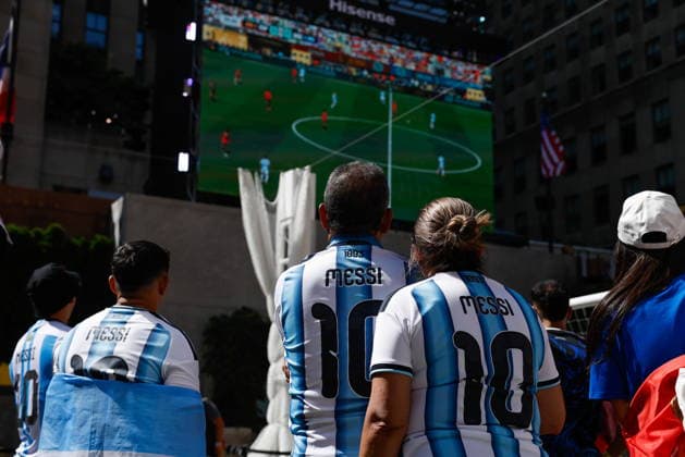 Fans gather in New York for live broadcast of World Cup final Soccer fans gather at Rockefeller Plaza to watch the FIFA World Cup, WM, Weltmeisterschaft, Fussball 2026 final match between Spain and Argentina in New York, New York, USA, 19 July 2026. NEW YORK NEW YORK UNITED STATES  Copyright: xKENAxBETANCURx