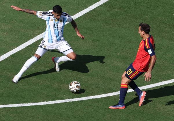 FIFA World Cup, WM, Weltmeisterschaft, Fussball 2026 final - Spain vs Argentina Exequiel Palacios of Argentina (L) and Mikel Oyarzabal of Spain in action during the FIFA World Cup 2026 final match Spain against Argentina, in New Jersey, USA, 19 July 2026. EAST RUTHERFORD United States  Copyright: xSARAHxYENESELx