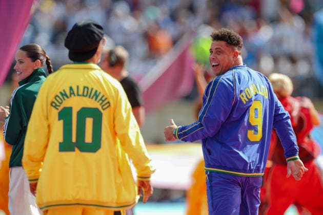 2026 FIFA World Cup, WM, Weltmeisterschaft, Fussball Final Spain v Argentina New York New Jersey Stadium 19.07.2026 Ronaldo and Ronaldinho during the half time show 2026 FIFA World Cup Final Spain v Argentina New York New Jersey Stadium 19.07.2026 Photograph By Marc Aspland The Times  Copyright: xMarcxAsplandx NINTCHDBPICT001096407445