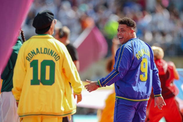 2026 FIFA World Cup, WM, Weltmeisterschaft, Fussball Final Spain v Argentina New York New Jersey Stadium 19.07.2026 Ronaldo and Ronaldinho during the half time show 2026 FIFA World Cup Final Spain v Argentina New York New Jersey Stadium 19.07.2026 Photograph By Marc Aspland The Times  Copyright: xMarcxAsplandx NINTCHDBPICT001096407499