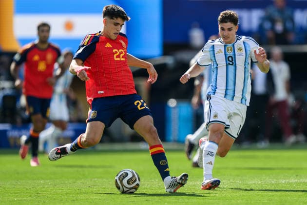 260719 Pau Cubarsi of Spain and Julian Alvarez of Argentina during the FIFA World Cup, WM, Weltmeisterschaft, Fussball 2026 final football match between Spain and Argentina on July 19, 2026 in East Rutherford, New Jersey. Photo: Joel Marklund BILDBYRAN kod JM JM0829 bbeng fotboll football soccer fotball vm fotbolls-vm fotball-vm fotbolls-vm 2026 fifa world cup 2026 final *** July 19, 2026: Pau Cubarsi of Spain and Julian Alvarez of Argentina during the 2026 FIFA World Cup final soccer match between Spain and Argentina on July 19, 2026 in East Rutherford, New Jersey. Photo by Joel Marklund. BILDBYRAN code JM JM0829 bbeng soccer football soccer World Cup soccer World Cup 2026 FIFA World Cup 2026 final  Copyright: JOELxMARKLUND BB260719JM063
