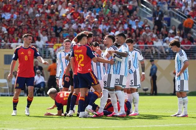 Tempers flare between Spain and Argentina players Spain v Argentina, 2026 FIFA World Cup, WM, Weltmeisterschaft, Fussball Final, Football, New York New Jersey Stadium, East Rutherford, New Jersey, USA - 19 Jul 2026East Rutherford New York New Jersey Stadium New Jersey (NJ) United States of America  Copyright: xIsmaelxAdnan Shutterstockx 16998023dv
